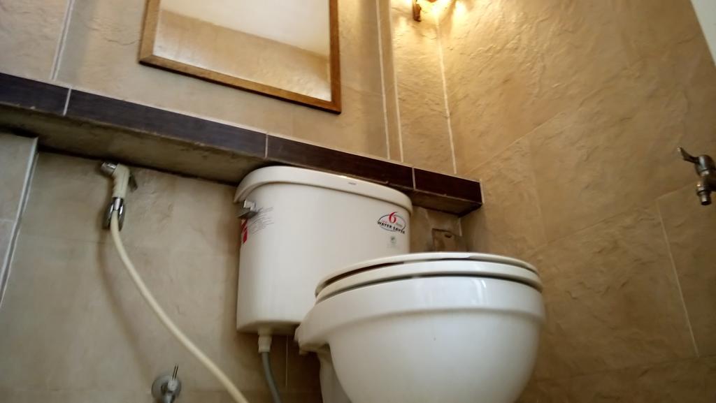 E&G Guest House Bangkok Extérieur photo