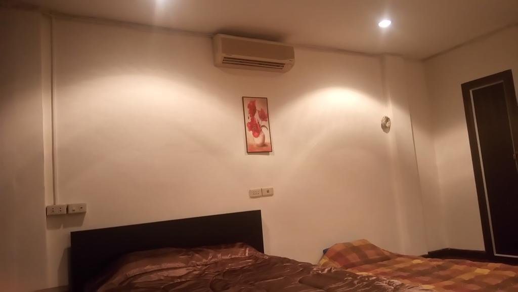 E&G Guest House Bangkok Extérieur photo