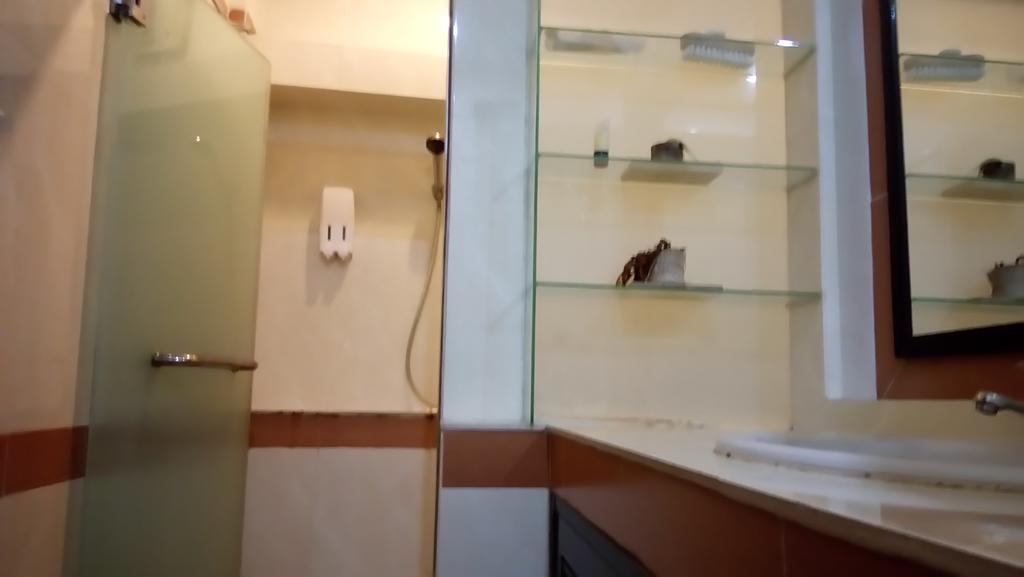 E&G Guest House Bangkok Extérieur photo