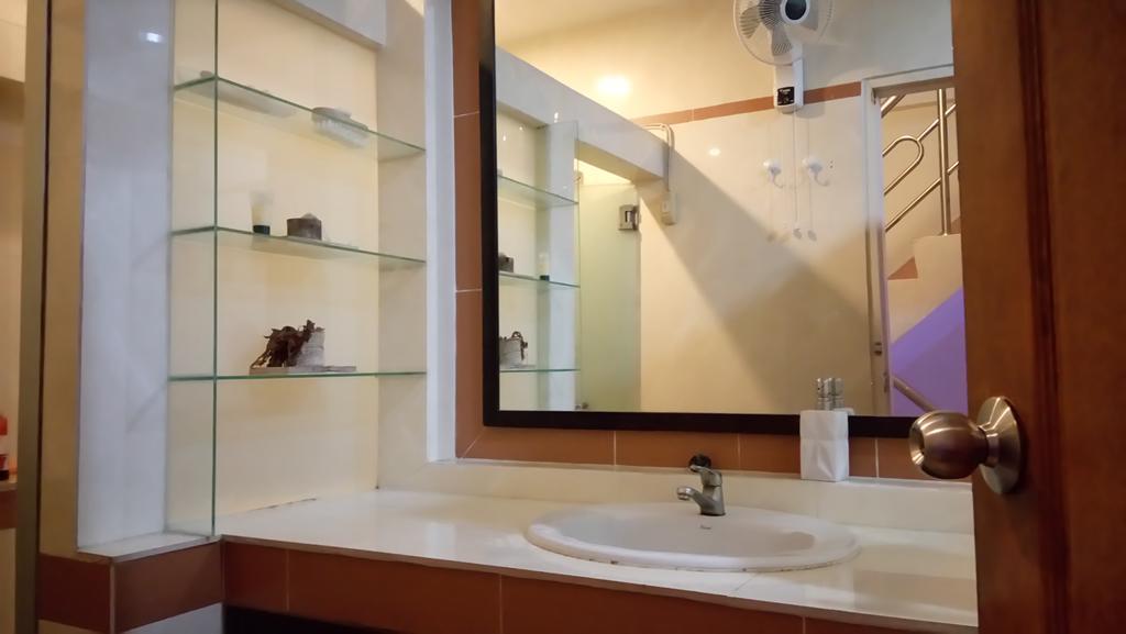 E&G Guest House Bangkok Extérieur photo
